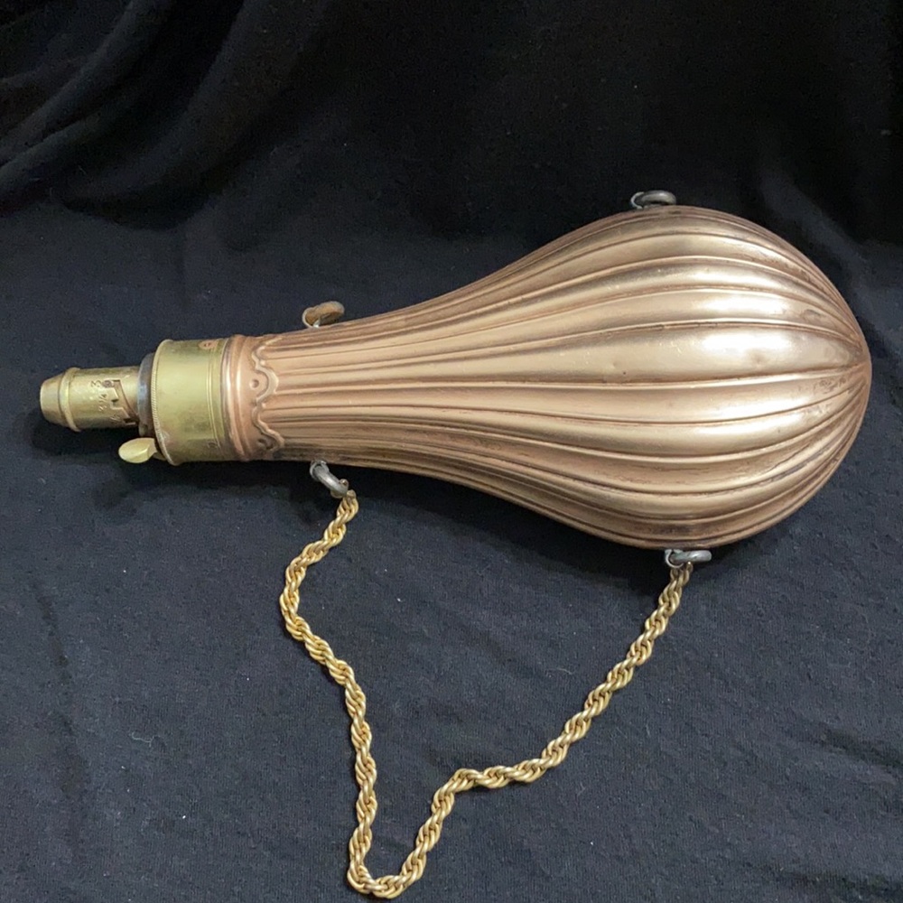 Gunpowder Flask - Picture 2 of 10